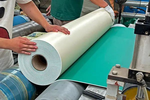 dongxing PVC flooring production