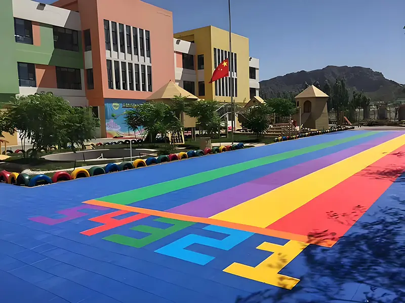 Multifunctional playground floor