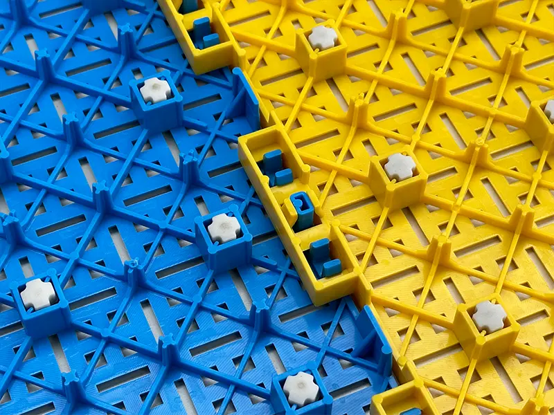 Secure interlocking PP flooring connection